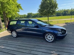 Volvo V70 - 2.4 Edition II, Leder, Xenon, 17" LMV, Navigatie, Nw APK, Youngtimer (voor 2026) Trekhaak,