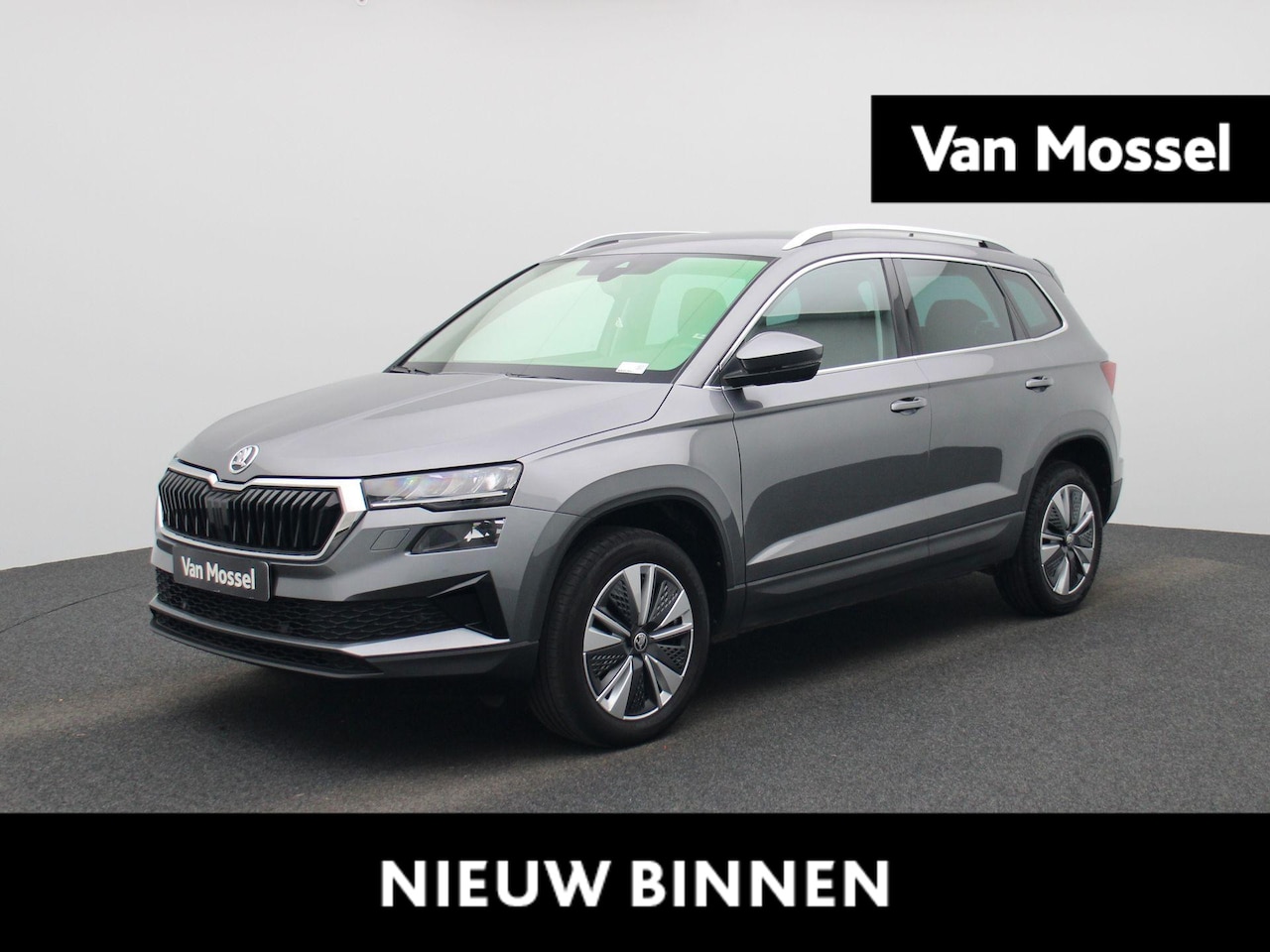 Skoda Karoq - 1.5 TSI 110kW Clever+ | LEDEREN SPORTSTOELEN | CAMERA | STOEL-STUURWIELVERWARMING | NAVIGA - AutoWereld.nl