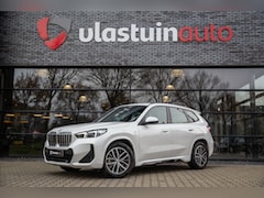 BMW X1 - sDrive18i M-Sport | Achteruitrijcamera, Draadloze lader, Sfeerverlichting,