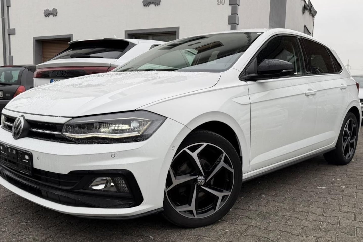 Volkswagen Polo - 1.0 R-LINE | ACC | LED | AUTO.INPARK | STOELVERWARMING | 6-PDC | DEALER ONDERHOUDEN | ZEER - AutoWereld.nl