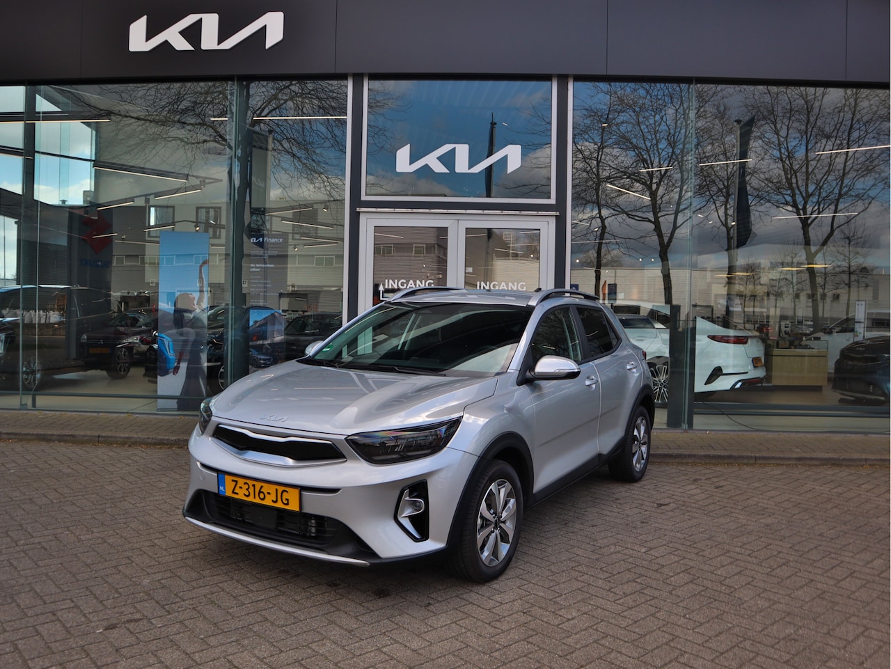 Kia Stonic - 1.0 T-GDi MHEV DynamicPlusLine Trekhaak | Navigatie | Climate Control | Camera | tot 10 ja - AutoWereld.nl