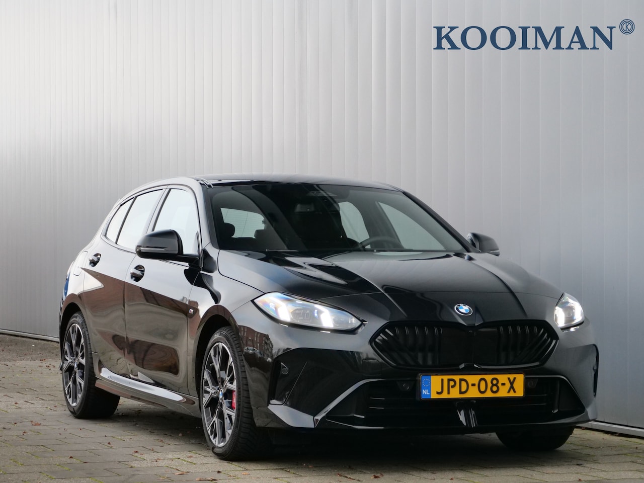 BMW 1-serie - 116 automaat 123pk M Sportpakket Pro Stoelverwarming /  Camera / Keyless entry - AutoWereld.nl
