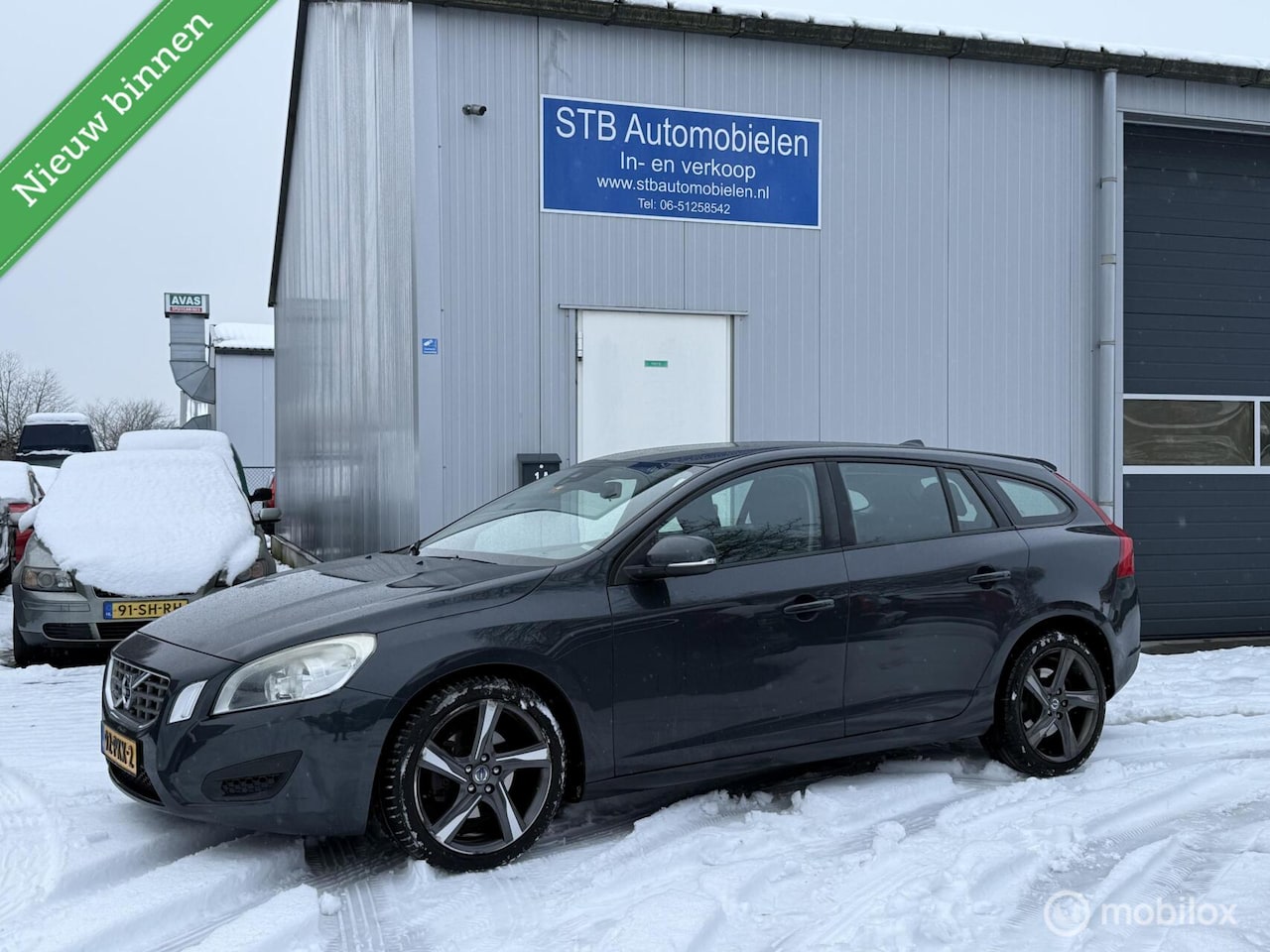 Volvo V60 - 1.6 T3 1.6 T3, Navi, Volledig dealer onderhouden - AutoWereld.nl