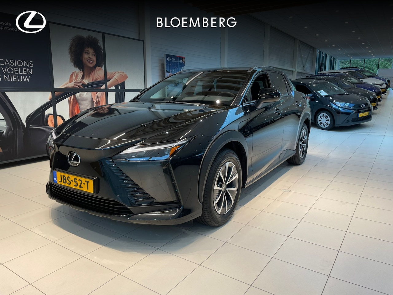 Lexus RZ - 300e Business Line 71 kWh | Privacy Glass | Apple Carplay | Demo | - AutoWereld.nl