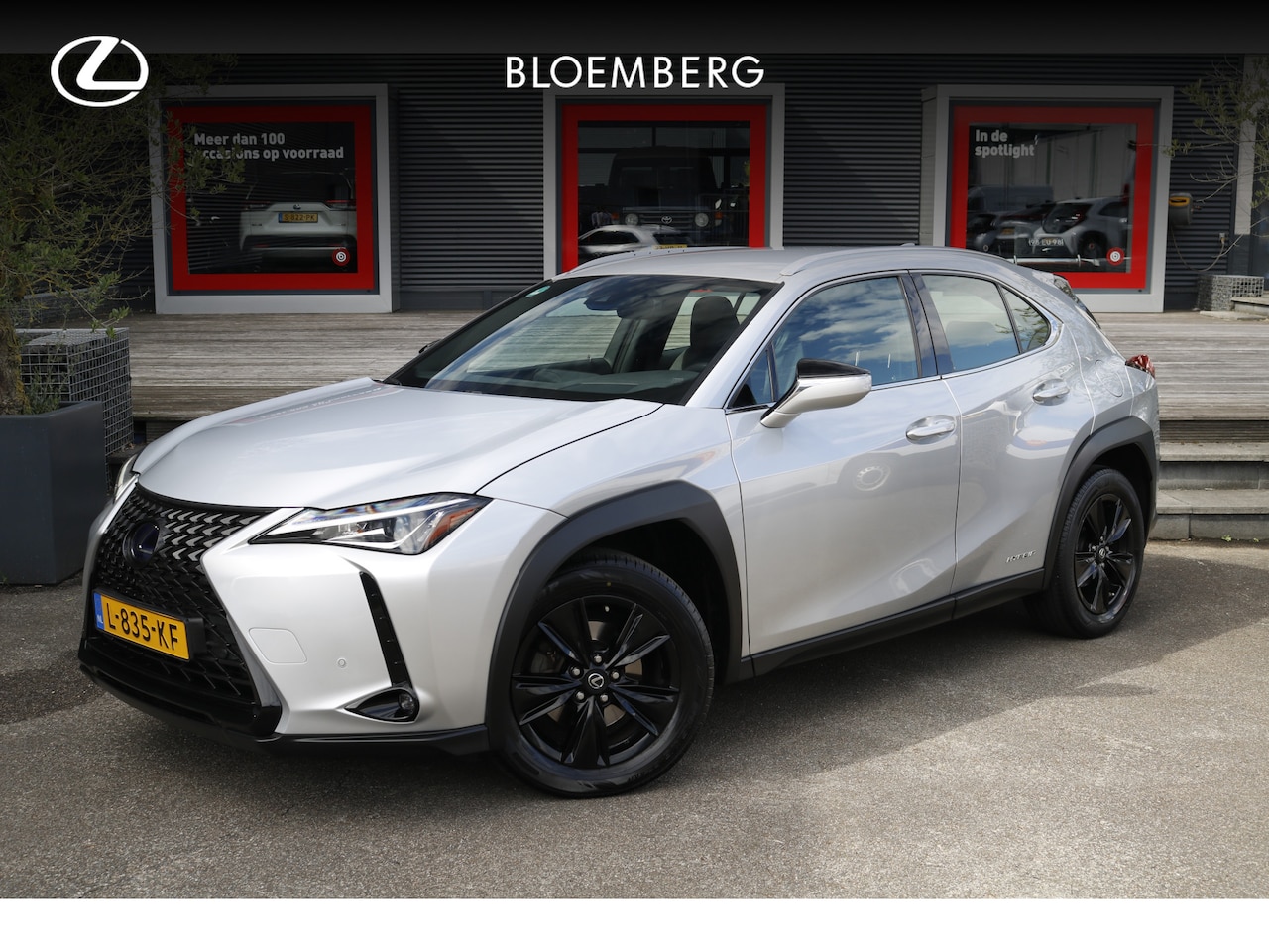 Lexus UX - 250h Business Line | Apple Carplay | Adaptieve Cruise | Achteruitrijcamera | - AutoWereld.nl
