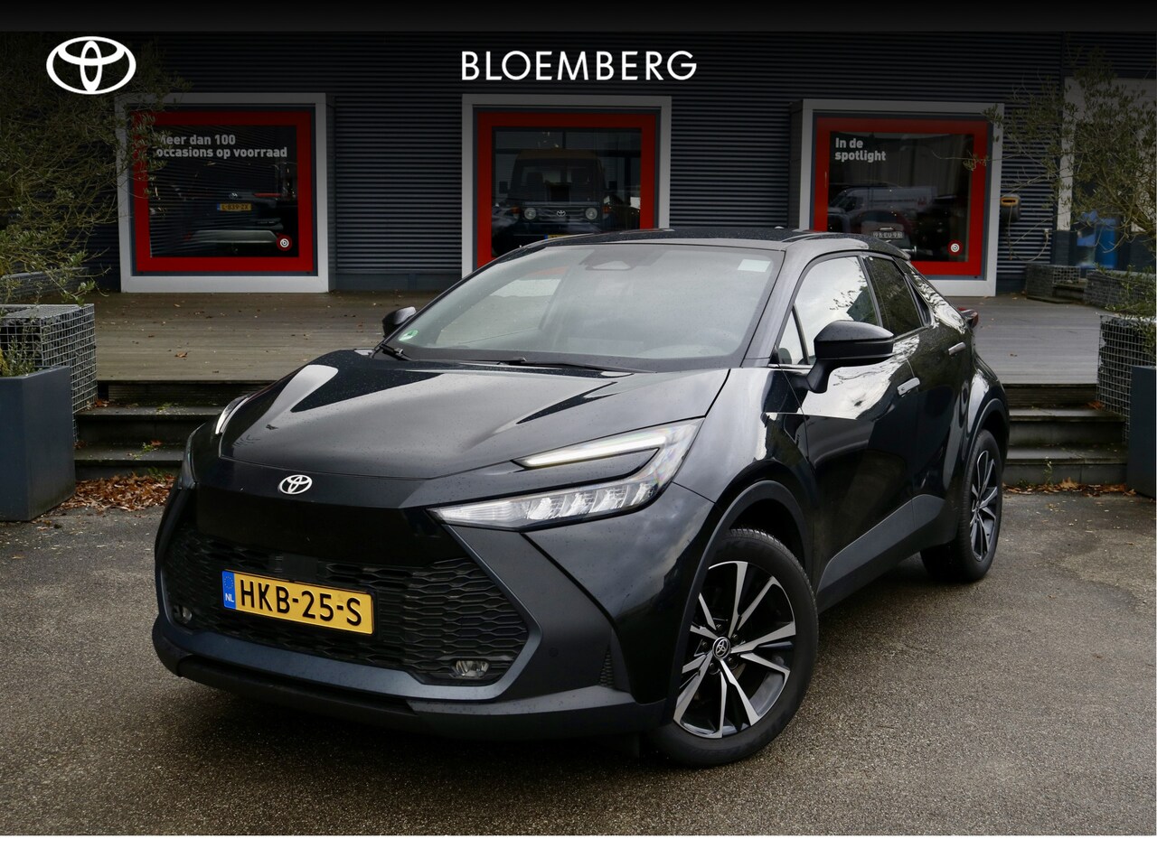 Toyota C-HR - 2.0 Plug-in Hybrid 220 Dynamic | fabrieksnavi | Apple carplay | Android Auto | Stoel- en s - AutoWereld.nl