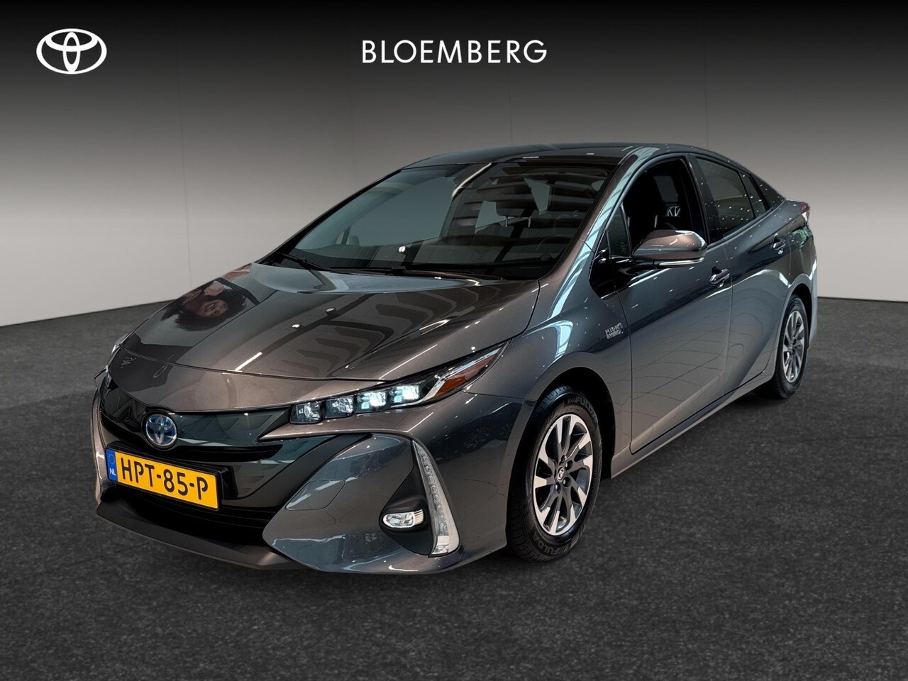Toyota Prius - 1.8 Plug-in Executive | Full Map Navi | Bluetooth | verwarmde stoelen | lm velgen | - AutoWereld.nl
