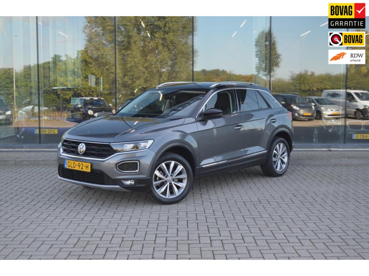 Volkswagen T-Roc - 1.5 TSI Sport | Trekhaak | Stoelverwarming | Navigatie | Inklapbare spiegels - AutoWereld.nl