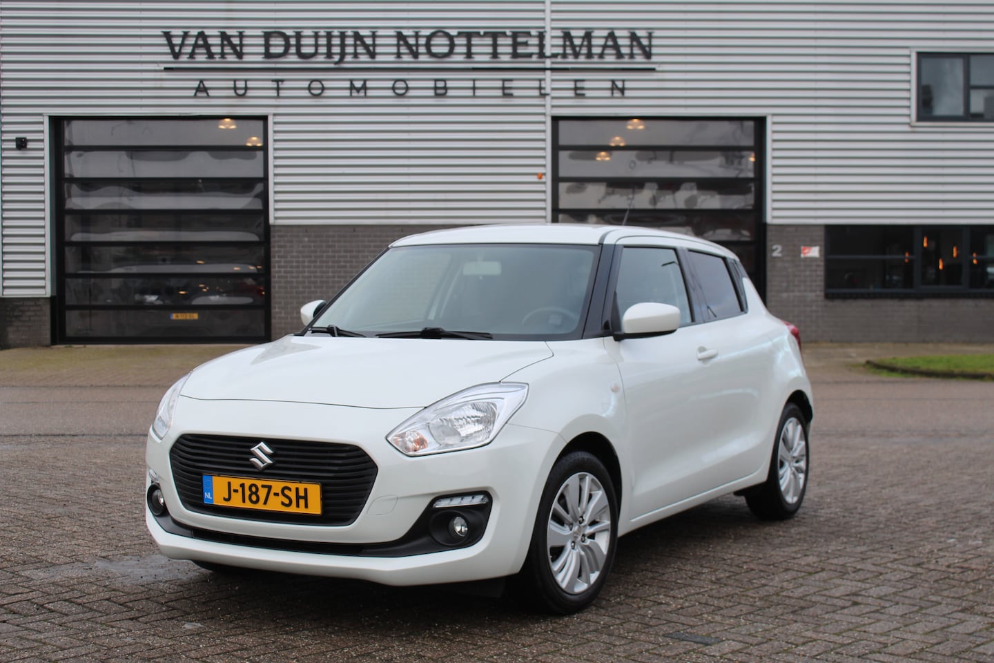 Suzuki Swift - 1.2 Select Smart Hybrid / Carplay / Stoelverwarming / N.A.P. - AutoWereld.nl