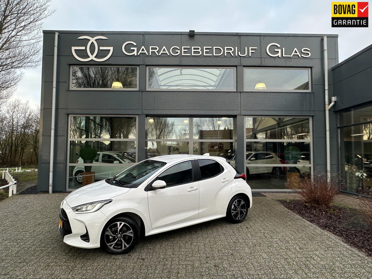 Toyota Yaris - 1.5 Hybrid 115 First Edition 13000km!!! nl-auto - AutoWereld.nl