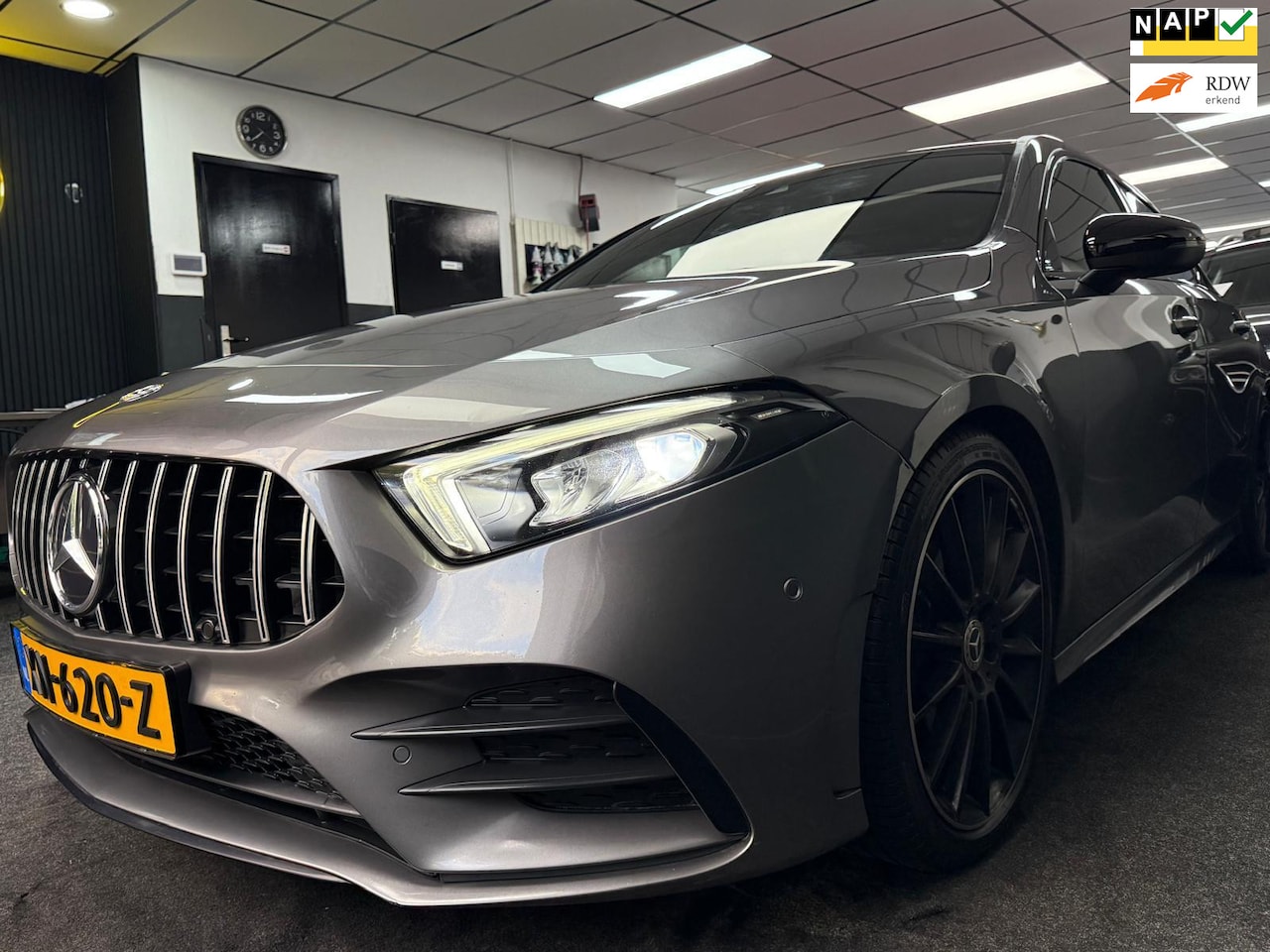 Mercedes-Benz A-klasse - 180 Premium AMG-Line - AutoWereld.nl