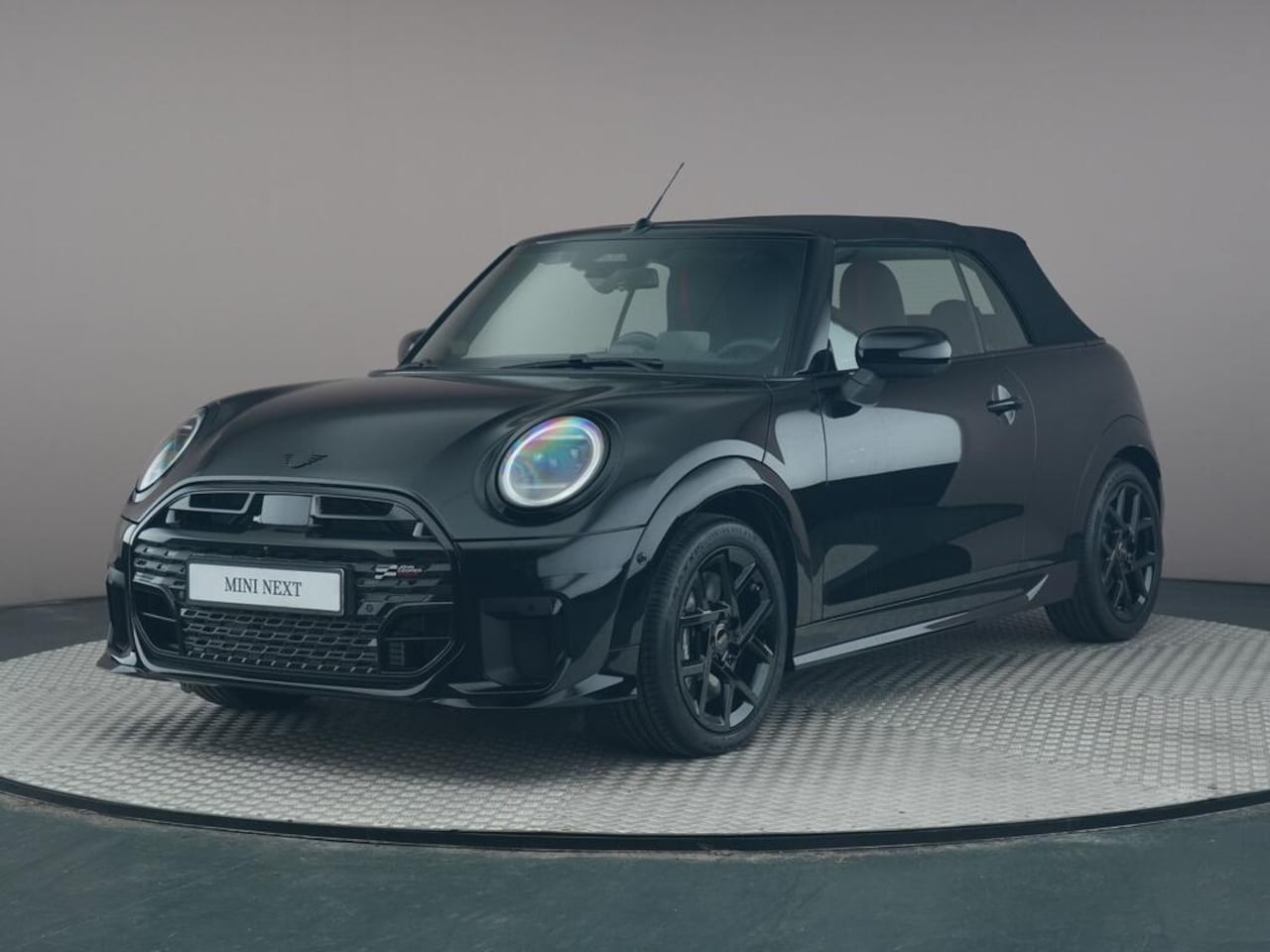 MINI Cabrio - C John Cooper Works XL - AutoWereld.nl