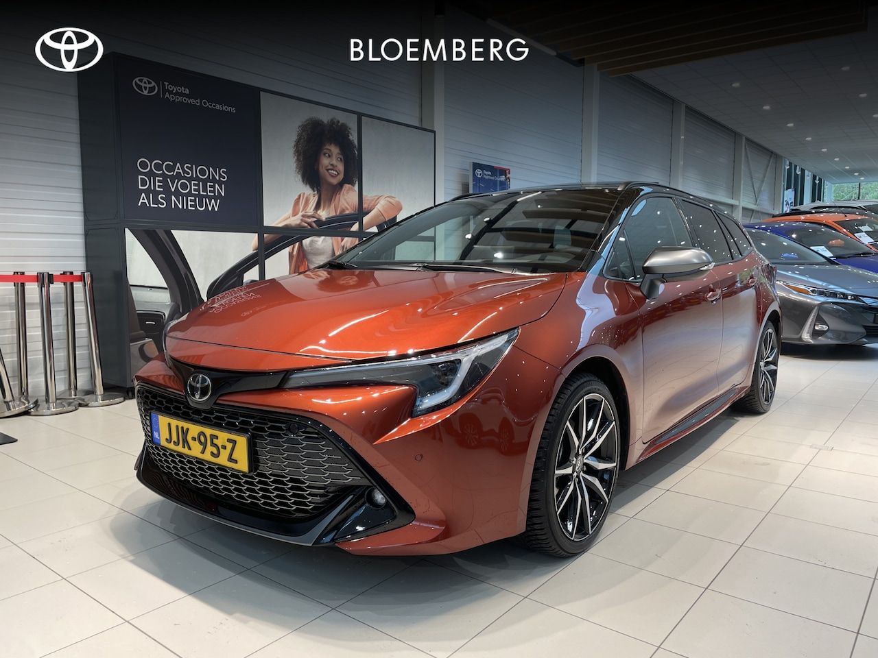 Toyota Corolla Touring Sports - Hybrid 180 GR Sport | GR Sport Pluspack | Stoelverwarming | Dodehoeksensor | Parkeersensor - AutoWereld.nl