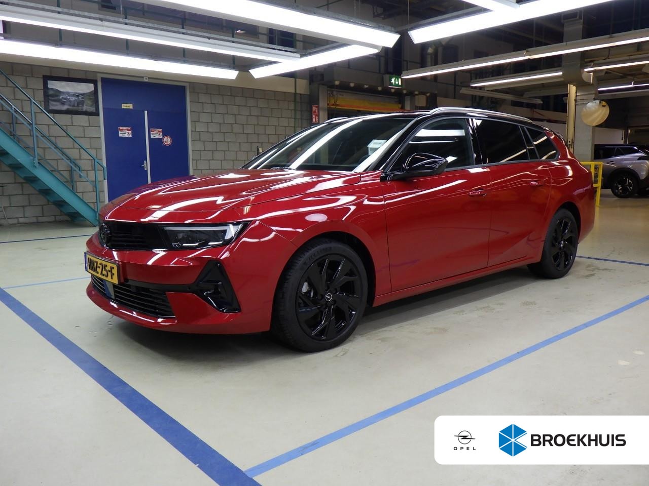 Opel Astra Sports Tourer - 1.2 Turbo / Navigatie / 360 Camera / PDC V+A / Stuur -en Stoelverwarmd / Keyless / 17'' LM - AutoWereld.nl