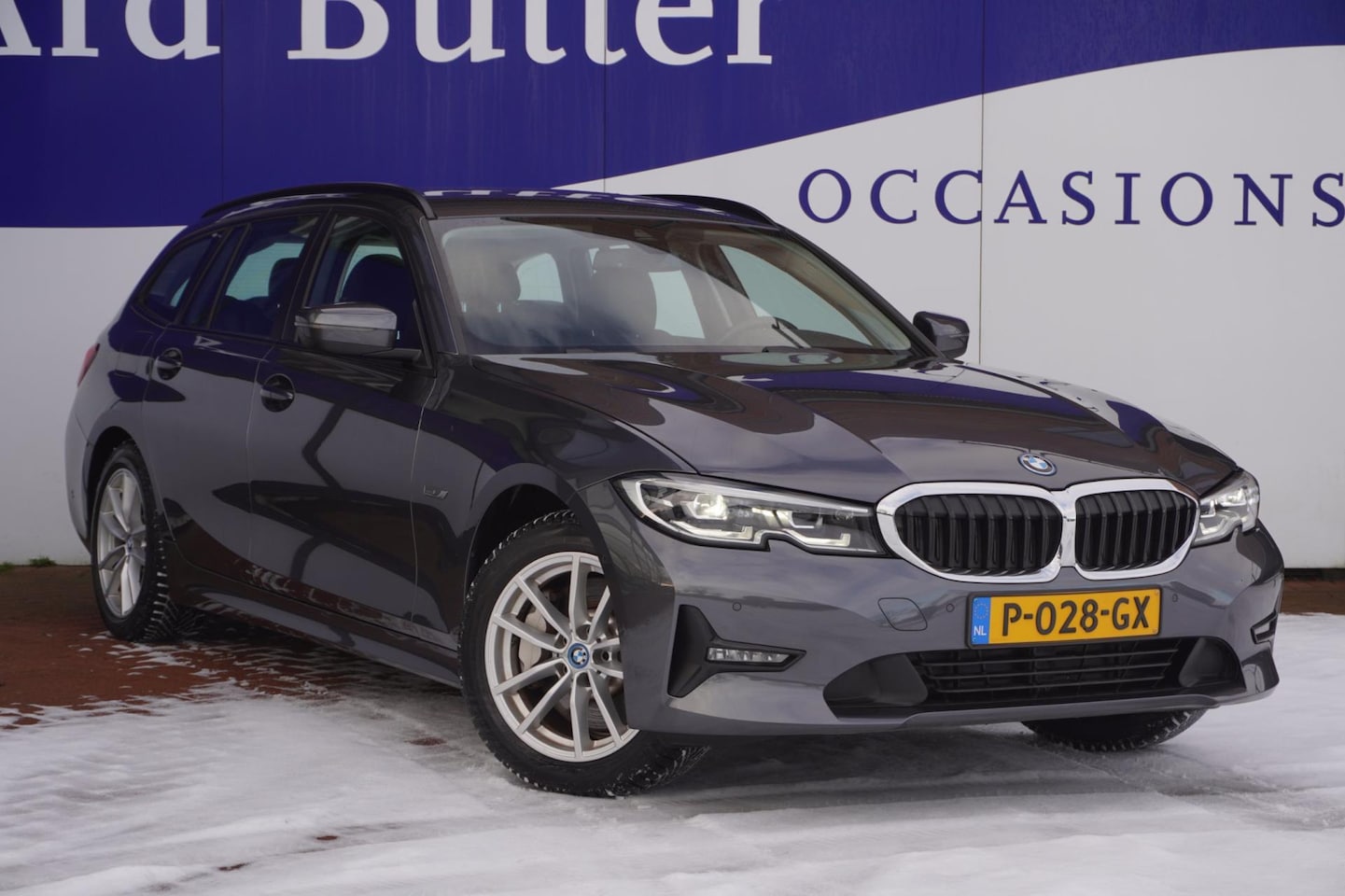 BMW 3-serie Touring - 330e Business Edition Plus 292PK / 1EIG / ORIG-NL / Camera / Leder / Stoel-verw. / Keyless - AutoWereld.nl