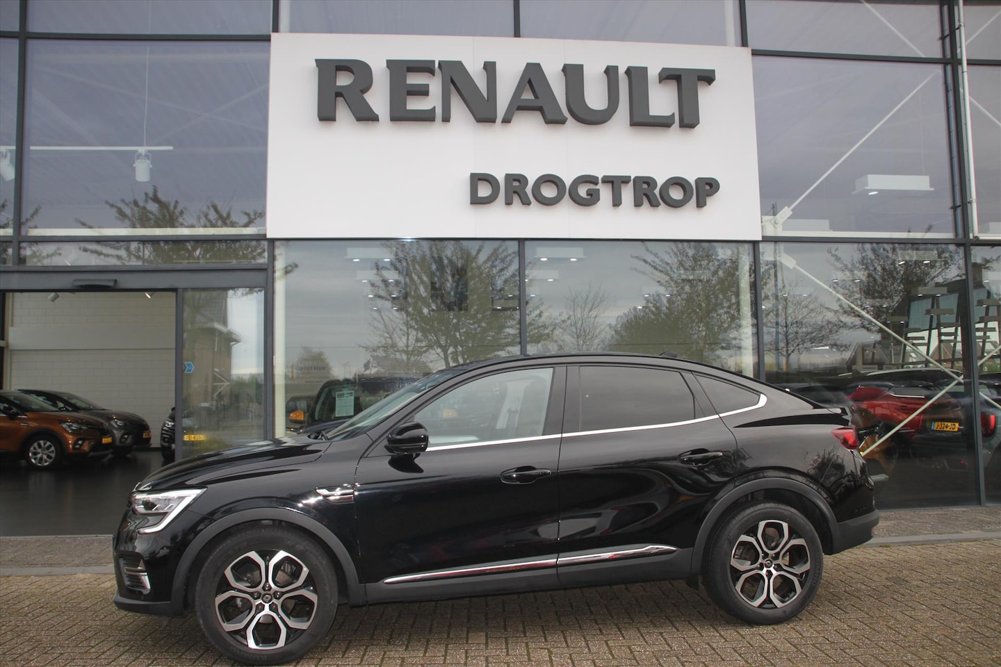 Renault Arkana - 140PK-INTENS-AUTOM-48DKM-NAVI-ADAP.CC-BLIND SP.- - AutoWereld.nl