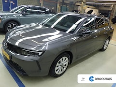 Opel Astra Sports Tourer - 1.2 Turbo Business Edition / Navigatie / PDC V+A / Stuur -en Stoelverwarmd / Keyless / Car