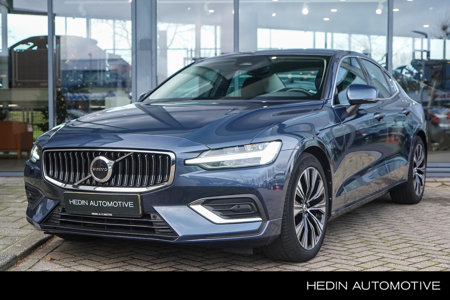 Volvo S60 - 2.0 B3 Plus Bright | Lederen bekleding | Adaptieve Cruise + Pilot Assist | Stoel & Stuurve - AutoWereld.nl