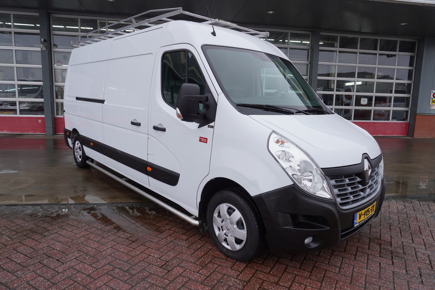 Renault Master - T35 2.3 dCi L3H2 Energy nr. V114 | Airco | Cruise | Navi | Trekhaak 3.500KG - AutoWereld.nl