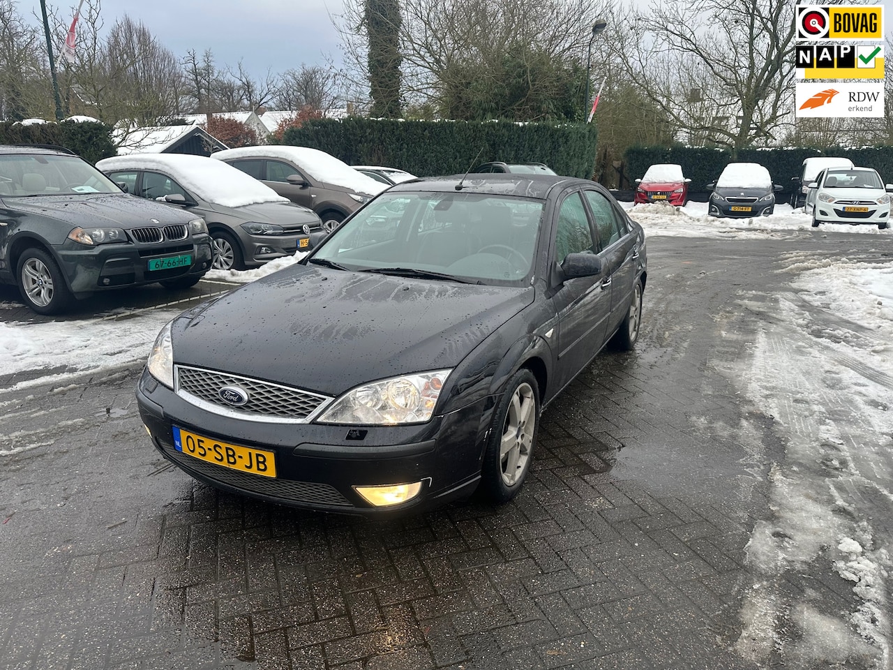 Ford Mondeo - 2.0-16V Platinum 2.0-16V Platinum , automaat , pdc , half leer - AutoWereld.nl