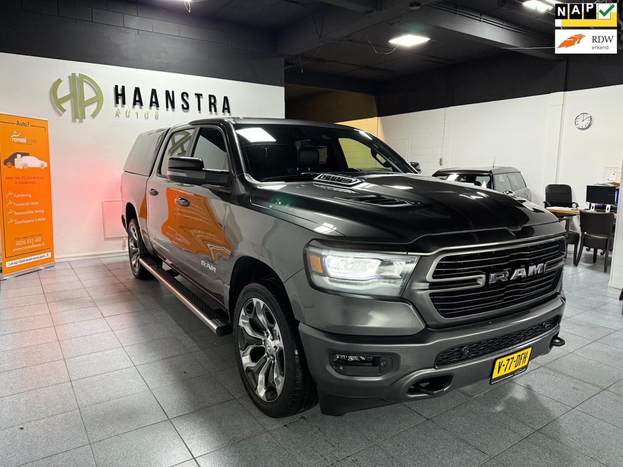 Dodge Ram 1500 - 5.7 V8 4x4 Crew Cab Laramie LPG Apple-Carplay 1 Eigenaar! - AutoWereld.nl