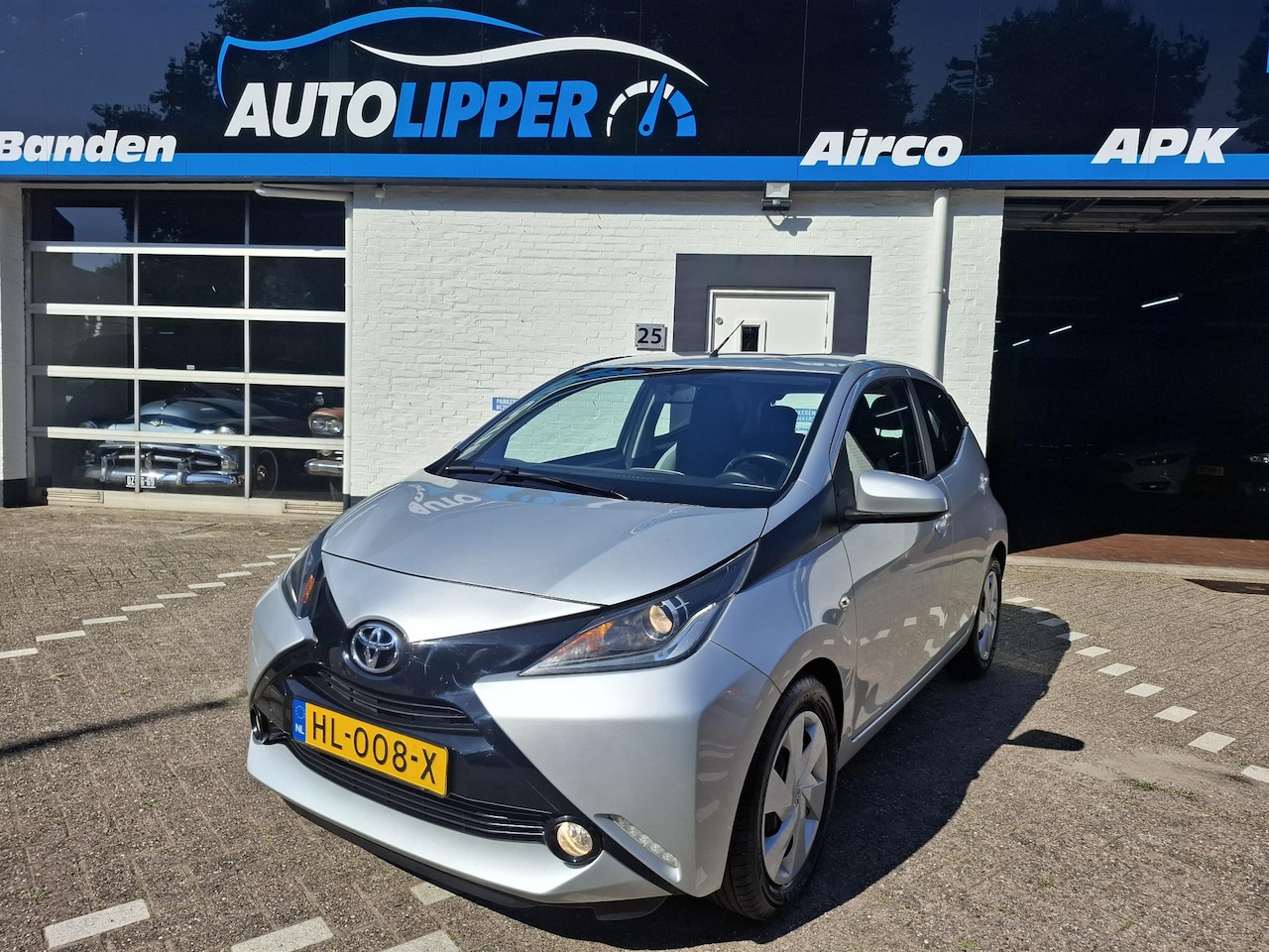 Toyota Aygo - 1.0 VVT-i x-play /Airco/5 drs/carplay/camera - AutoWereld.nl
