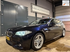 BMW 5-serie Touring - 520i High Executive M-Pack Carbon Schwarz Leder Stoelverwarming NAP