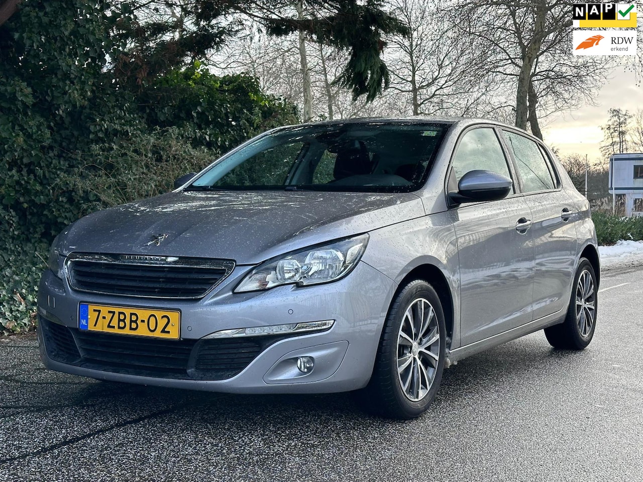 Peugeot 308 - 1.2 PureTech Active Navigatie*Cruise*Clima*NAP*Trekhaak*LM velgen*Parkeersensoren*Dealer o - AutoWereld.nl