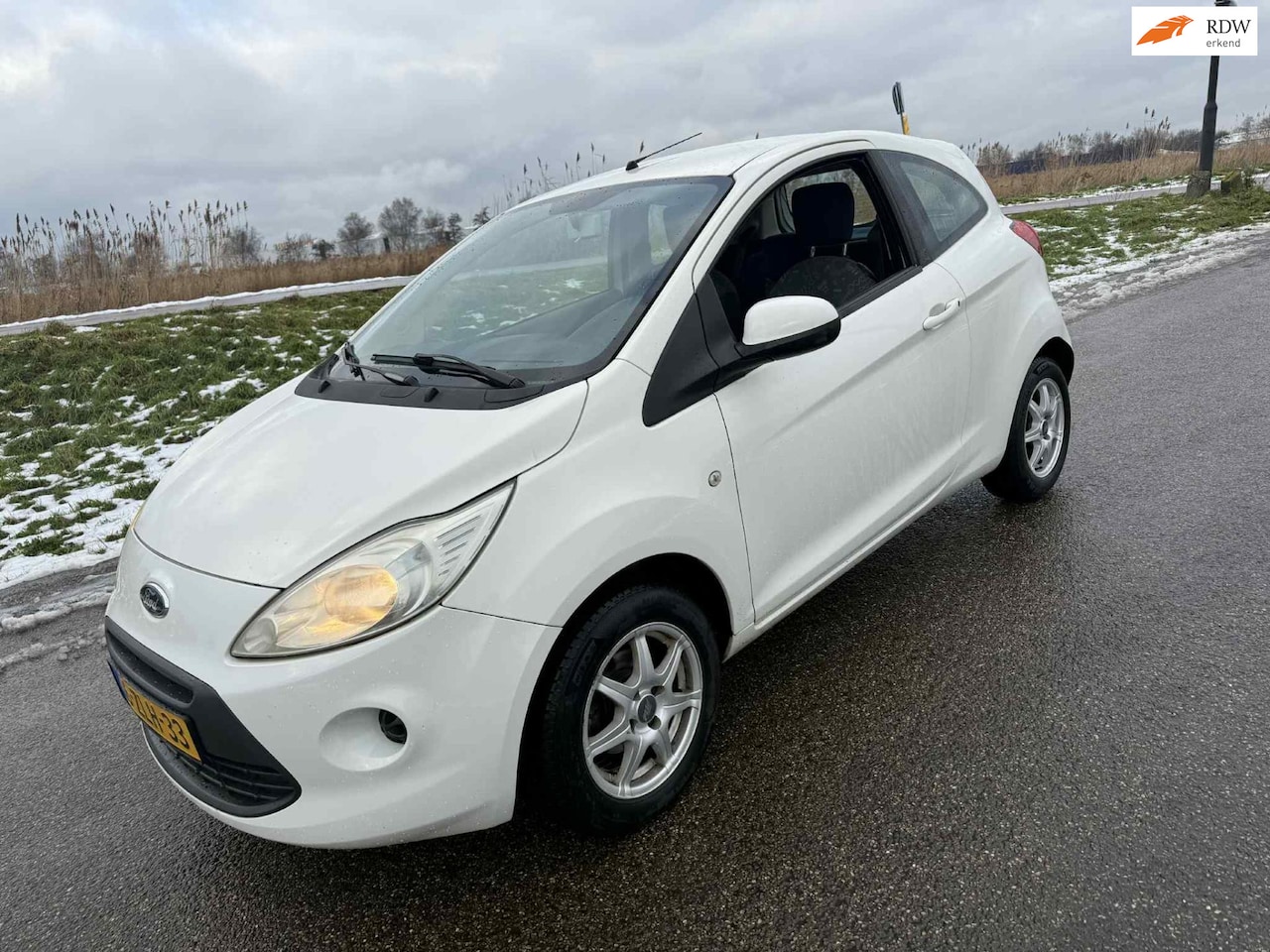 Ford Ka - 1.2 Limited uiterst nette auto! incl nieuwe apk ! nw distributie! - AutoWereld.nl