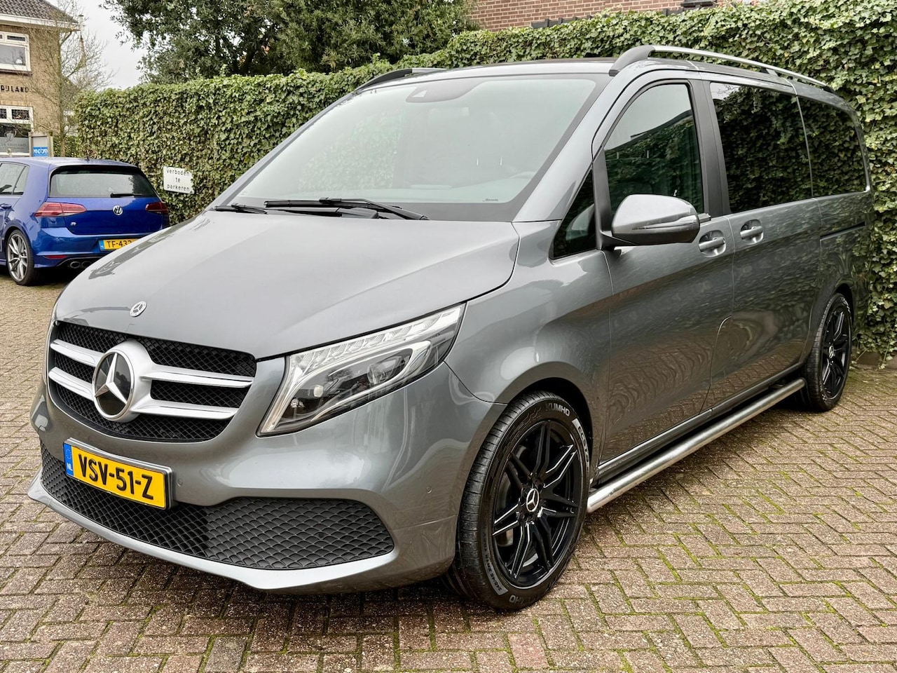 Mercedes-Benz V-klasse - 250d Lang DC | PANORAMADAK | LEER | TREKHAAK | AUTOMAAT | STOELVERWARMING | CAMERA - AutoWereld.nl