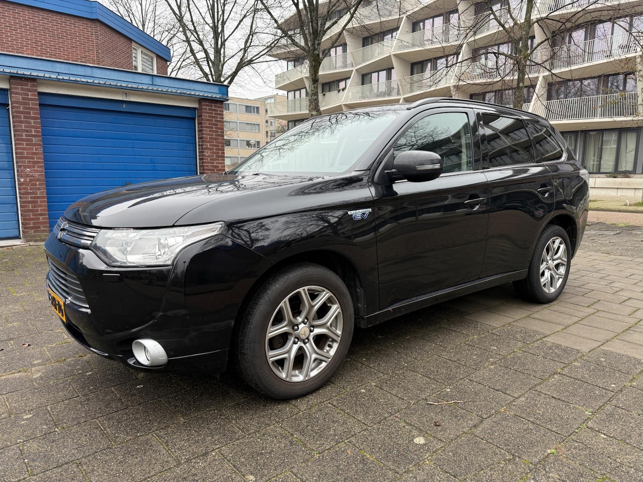 Mitsubishi Outlander - 2.0 PHEV Intense + Hybrid Cruise ACC Black Edition - AutoWereld.nl