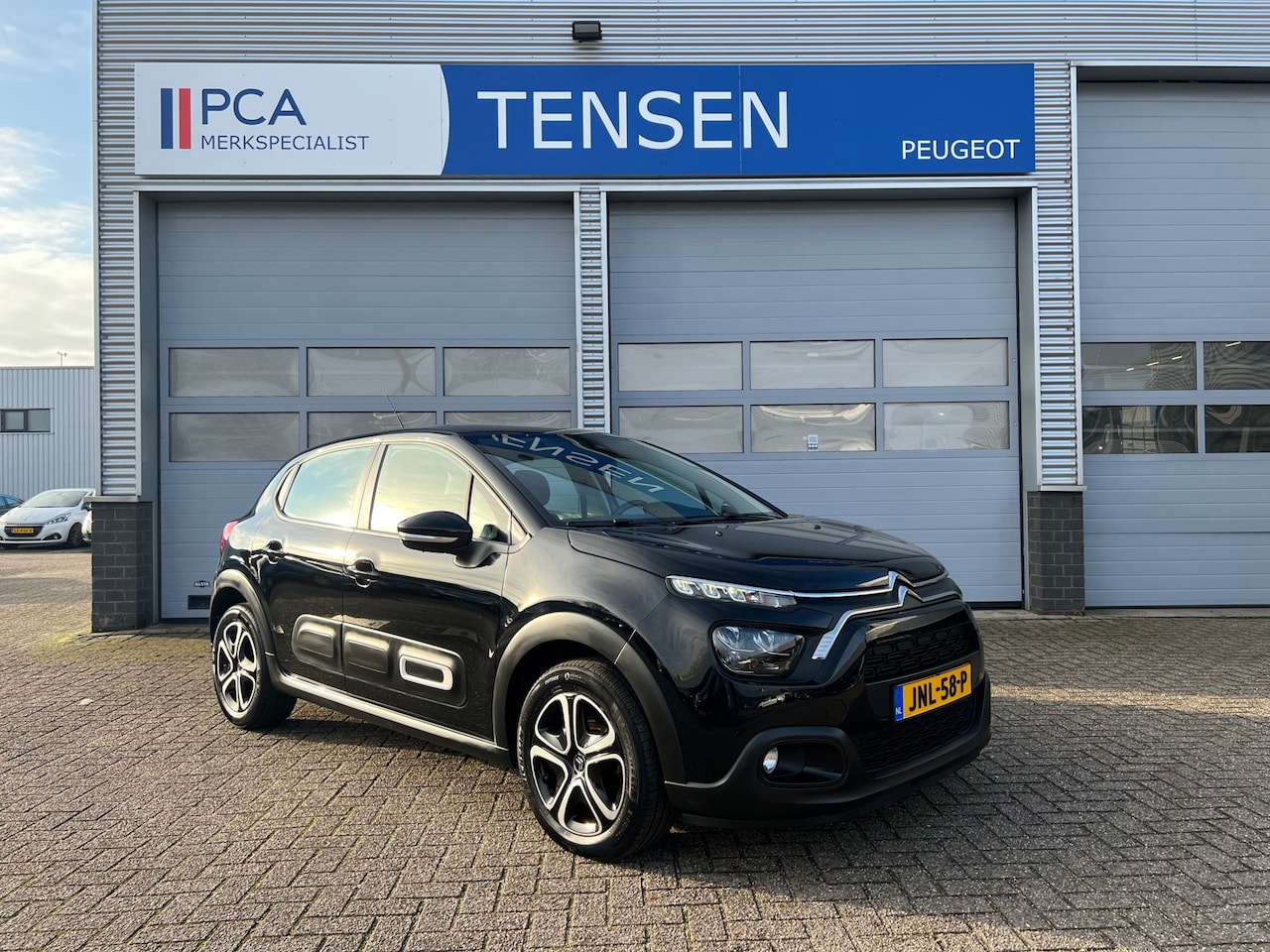 Citroën C3 - 1.2 110PK PureTech Plus | Navigatie | Parkeersenoren achter | Cruise control | - AutoWereld.nl
