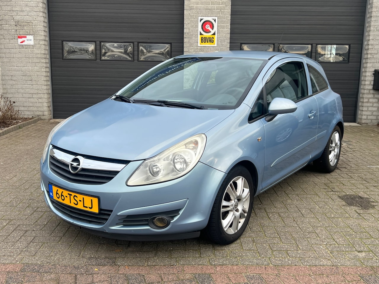 Opel Corsa - 1.4-16V Enjoy *Automaat* - AutoWereld.nl