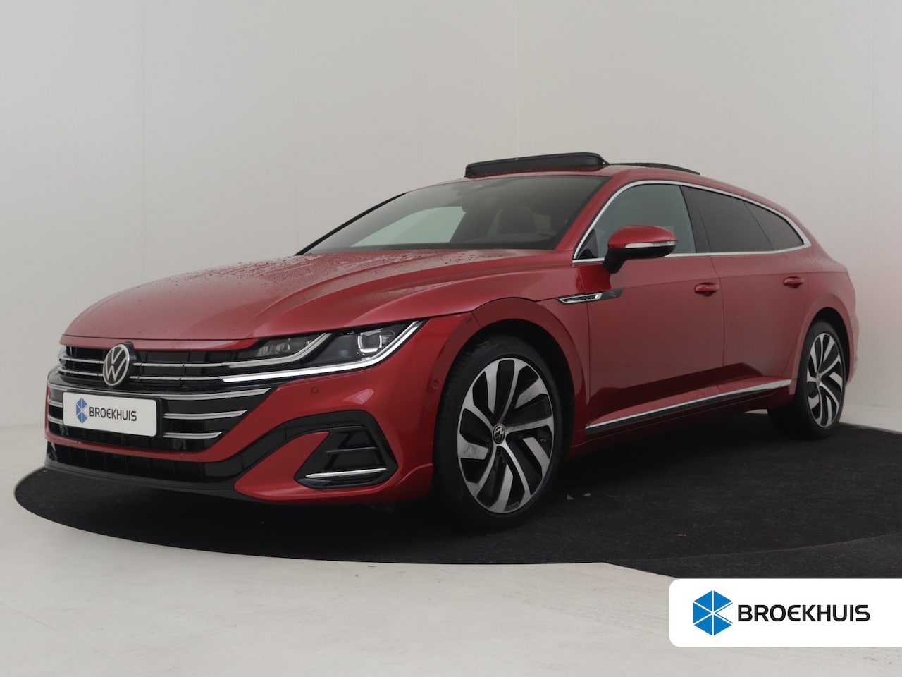 Volkswagen Arteon Shooting Brake - R-Line Business+ eHybrid 218pk | Trekhaak | Head up display | Panorama dak | 360 camera  | - AutoWereld.nl