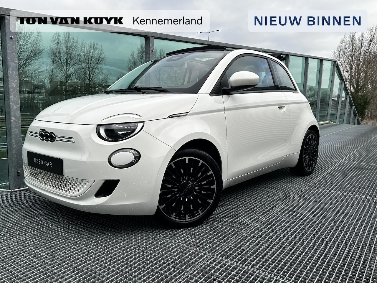 Fiat 500 C - Icon 42 kWh Cabrio, Climate control, 17 inch lichtmetalen velgen, Parkeer sensoren achter, - AutoWereld.nl