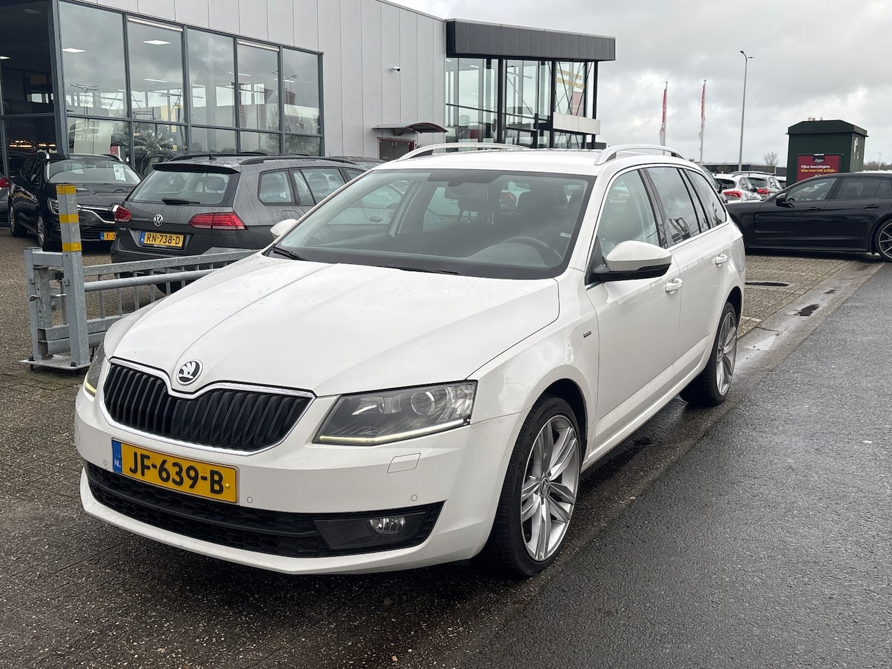Skoda Octavia Combi - BWJ 2016 1.6 TDI Greentech 111 PK JOY Businessline NIEUW BINNEN ! - AutoWereld.nl
