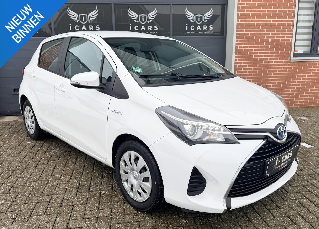 Toyota Yaris - 1.5 Hybrid Navigatie Camera 2e eigenaar - AutoWereld.nl