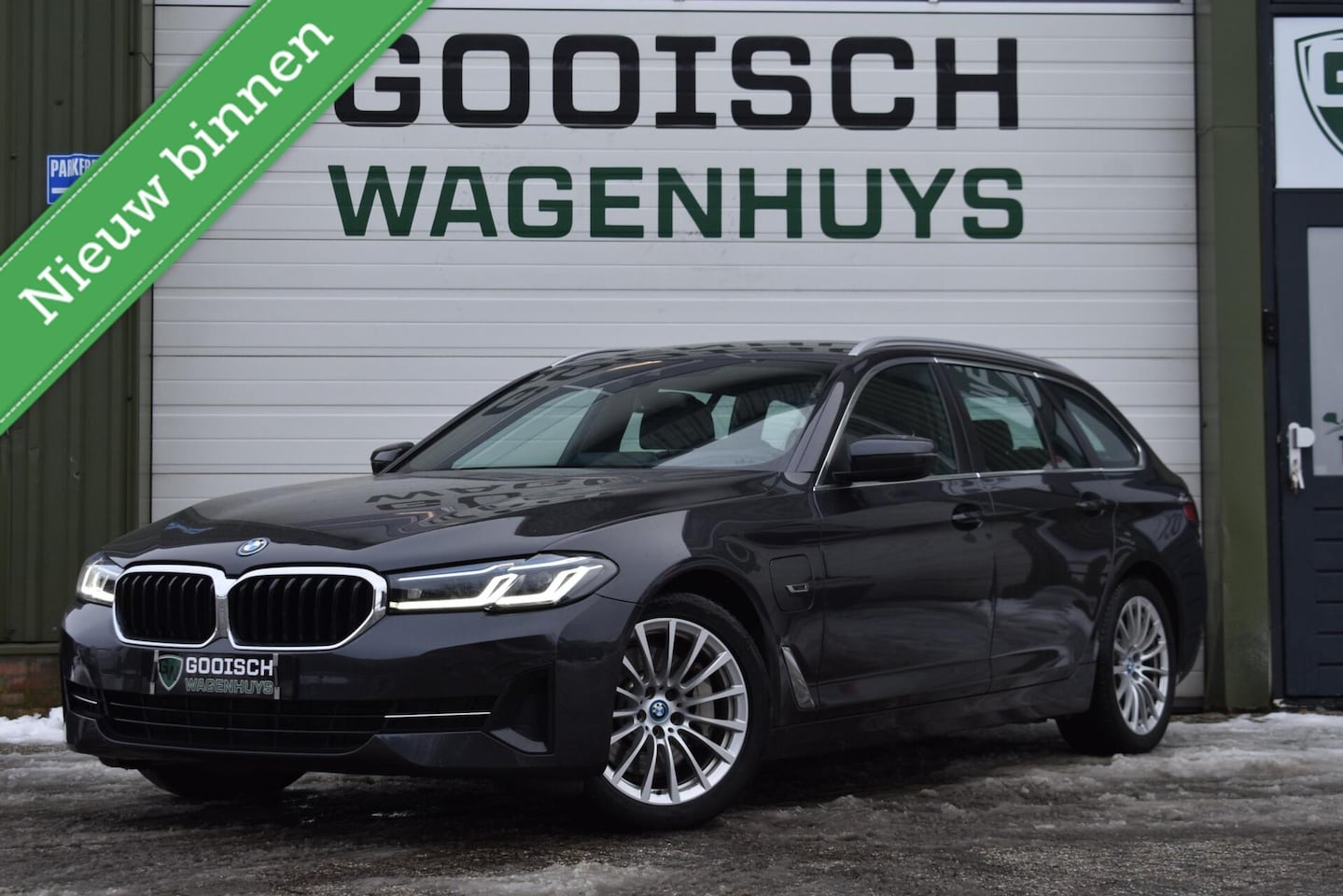 BMW 5-serie Touring - 520e Business Edition Plus | Leder | Laser Light | - AutoWereld.nl