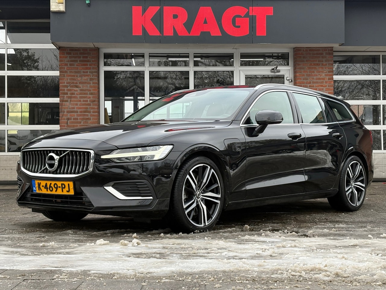 Volvo V60 - Inscription 2.0 T6 Recharge AWD - Leder - LED - 19" lichtmetaal - AutoWereld.nl