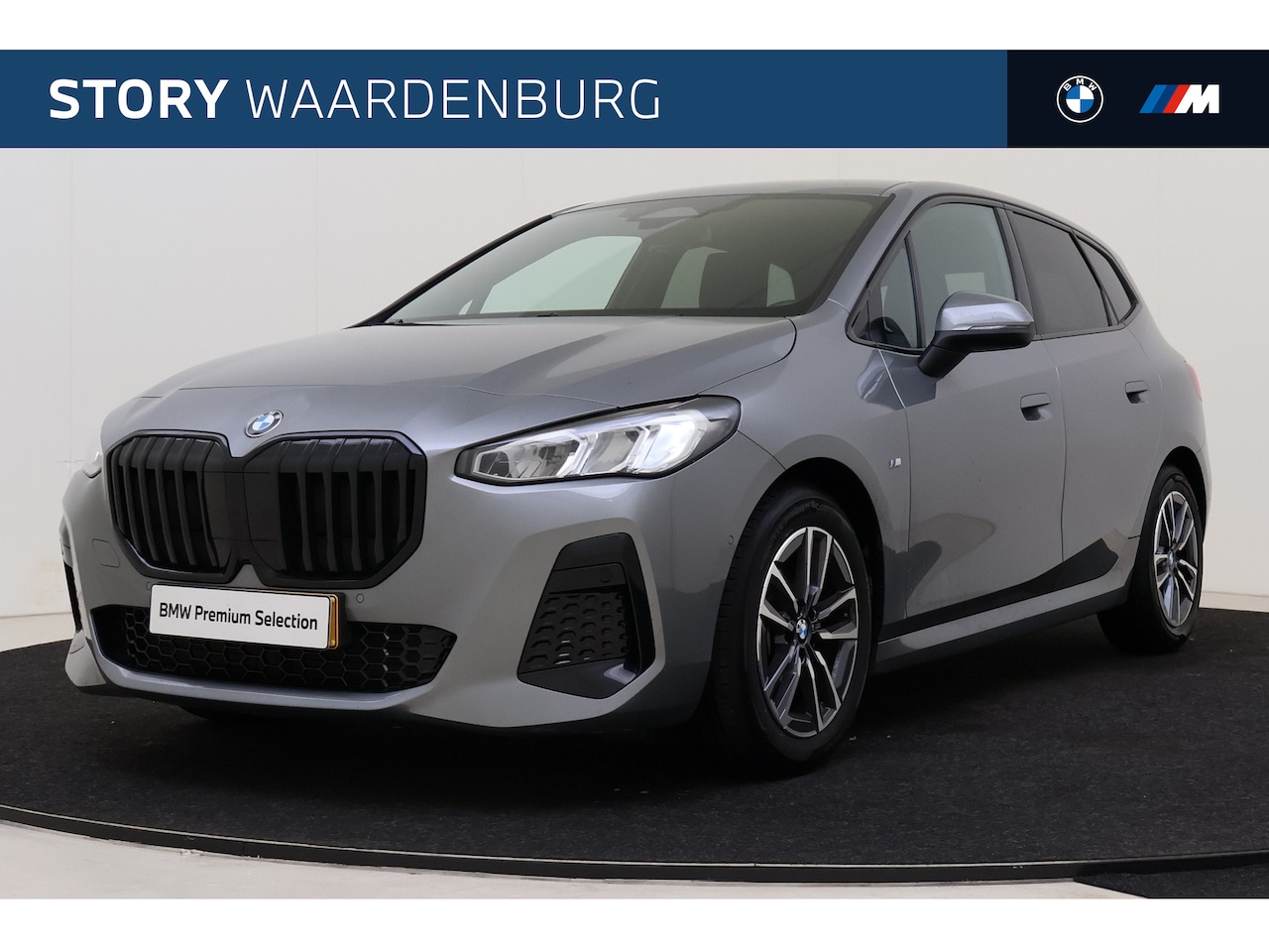 BMW 2-serie Active Tourer - 223i M Sport Automaat / Trekhaak / Sportstoelen / Achteruitrijcamera / M Adaptief onderste - AutoWereld.nl