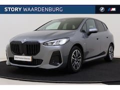 BMW 2-serie Active Tourer - 223i M Sport Automaat / Trekhaak / Sportstoelen / Achteruitrijcamera / M Adaptief onderste