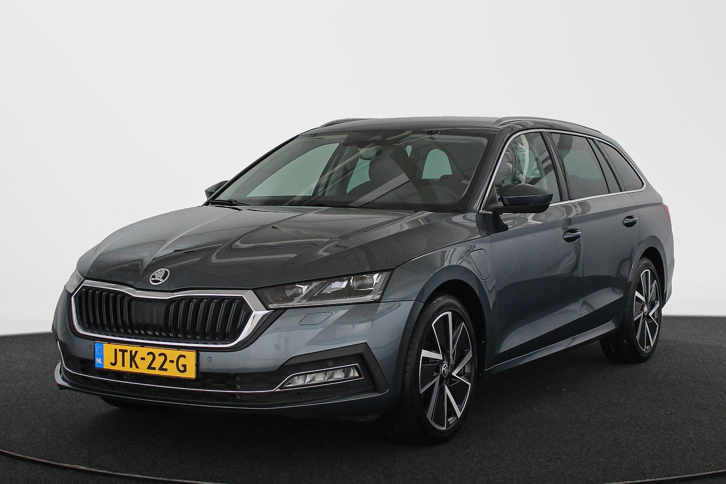 Skoda Octavia Combi - 1.4 TSI iV PHEV Business Edition SOH 93% Stoelverwarming LED Koplampen Memory L+R - AutoWereld.nl