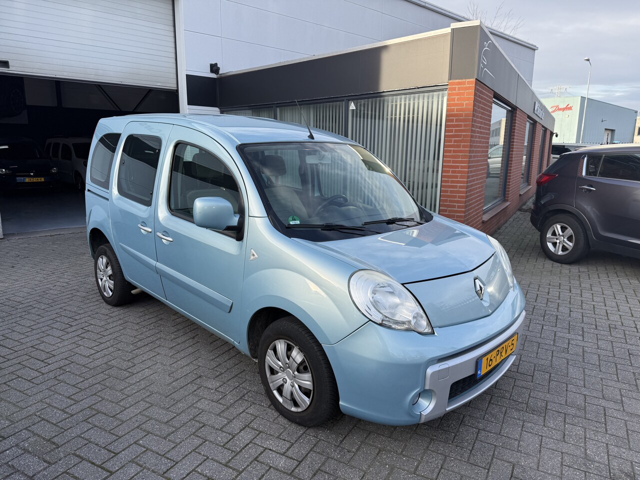 Renault Kangoo - 1.6-16V Rolstoelauto - XXL Freedom Bodemverlaging - Rolstoelvervoer - Goed Onderhouden - AutoWereld.nl