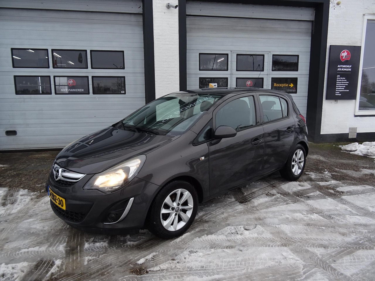 Opel Corsa - 1.4 Twinport 100pk 5d Berlin - AutoWereld.nl