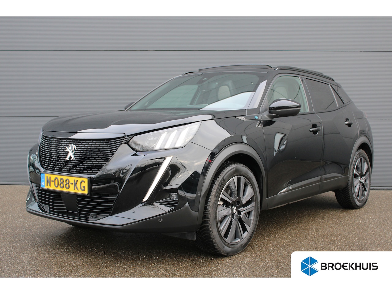 Peugeot e-2008 - EV GT Pack 50 kWh | Navigatie | Camera | Panorama/schuifdak | Stoelverwarming | All season - AutoWereld.nl