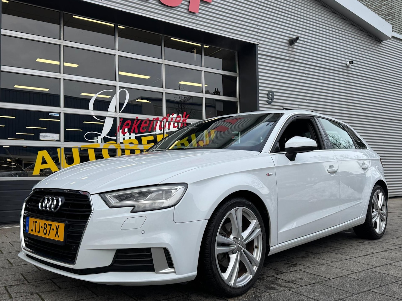 Audi A3 Sportback - 30 TFSI Sport S Line Edition - Navigatie I Airco I Sport interieur & Velgen I PDC I Dealer - AutoWereld.nl