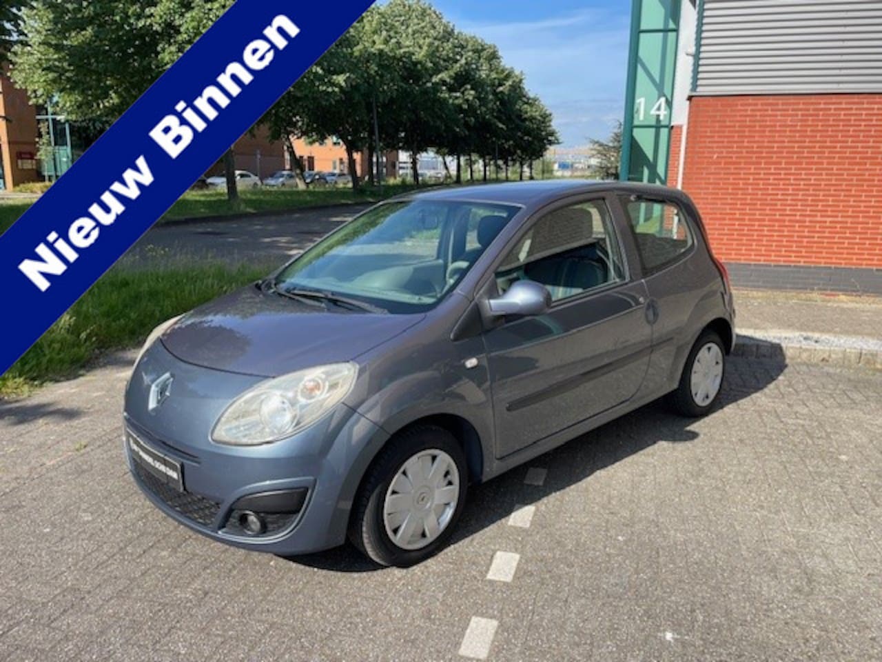 Renault Twingo - 1.2-16V 75 Expression / APK TM 31/05/2026- KM 180000 NAP | NW KOPPELING) ISOFIX EL.RAMEN + - AutoWereld.nl