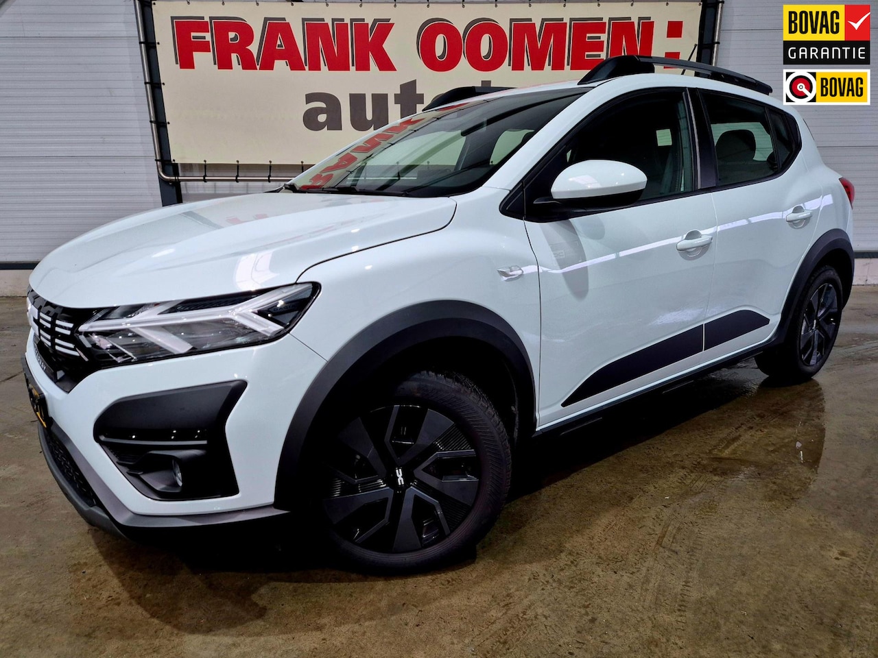 Dacia Sandero Stepway - 1.0 TCe 90 Expression + LED|Navi|Apple|Android|Climate|Cruise|Lane|PDC - AutoWereld.nl