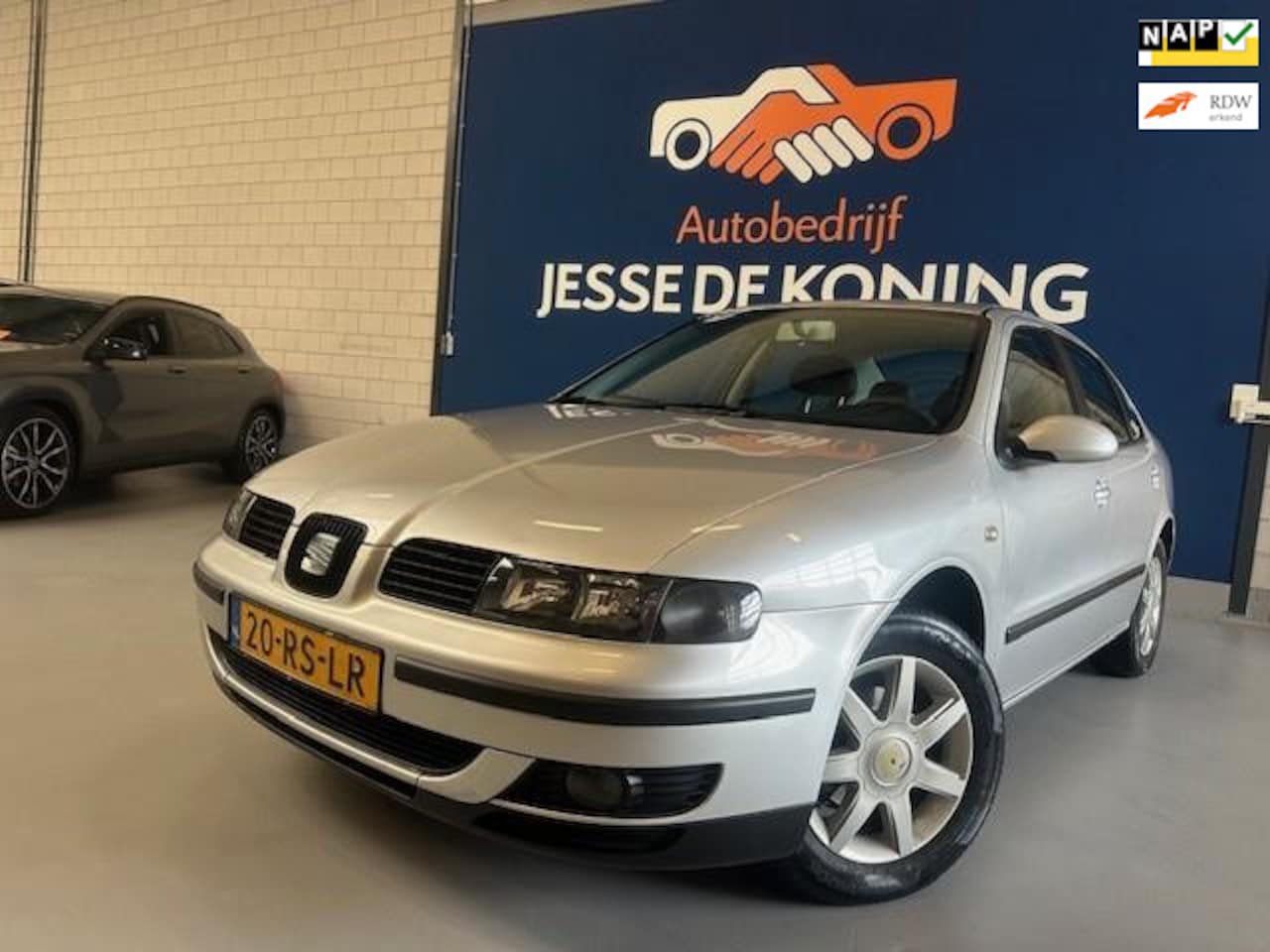 SEAT Toledo - 1.6-16V Spirit / bj.2005 / kleur: grijs / airco / sportvelgen / trekhaak / cruise / NAP me - AutoWereld.nl