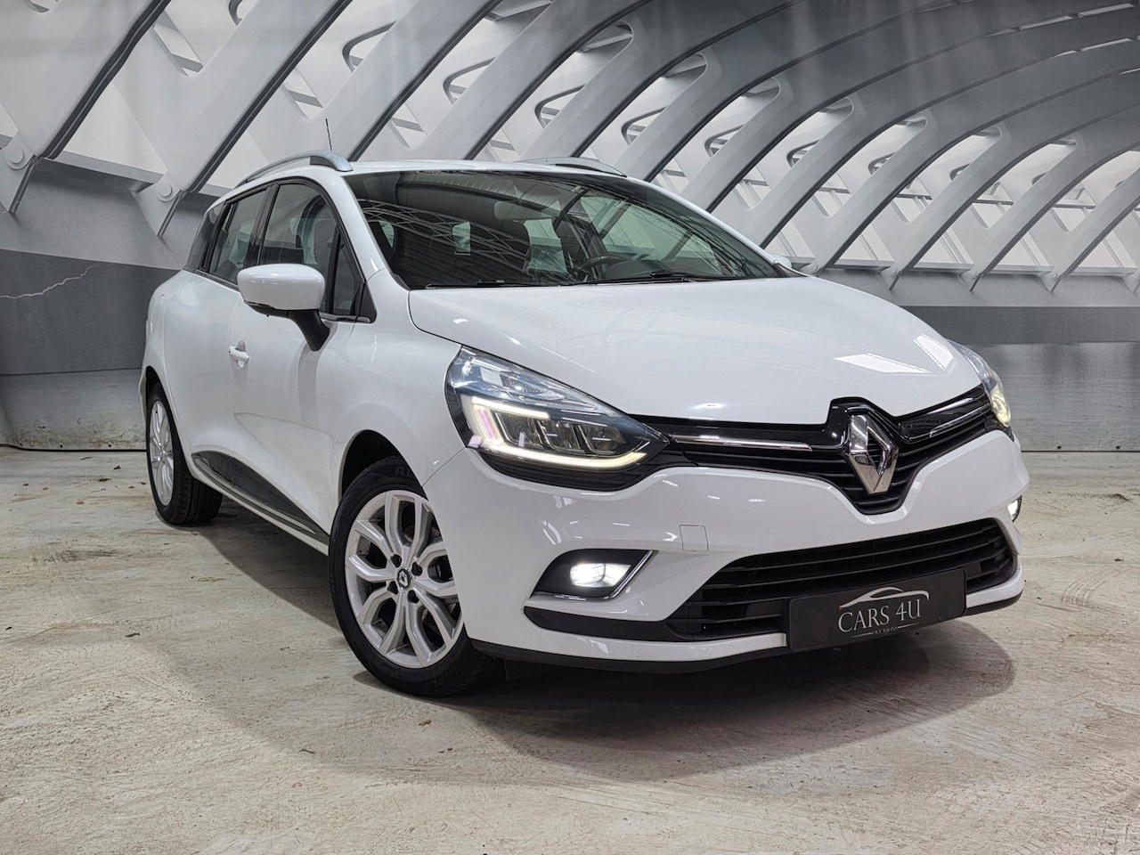 Renault Clio Estate - 1.2 TCe Intens Bose Clima Navi Led - AutoWereld.nl